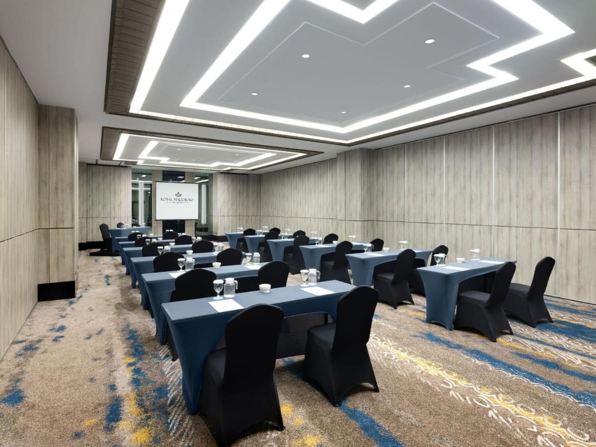 รอยัล มาลิโอโบโร บาย แอสตัน Hotel ยอกยาการ์ตา ภายนอก รูปภาพ