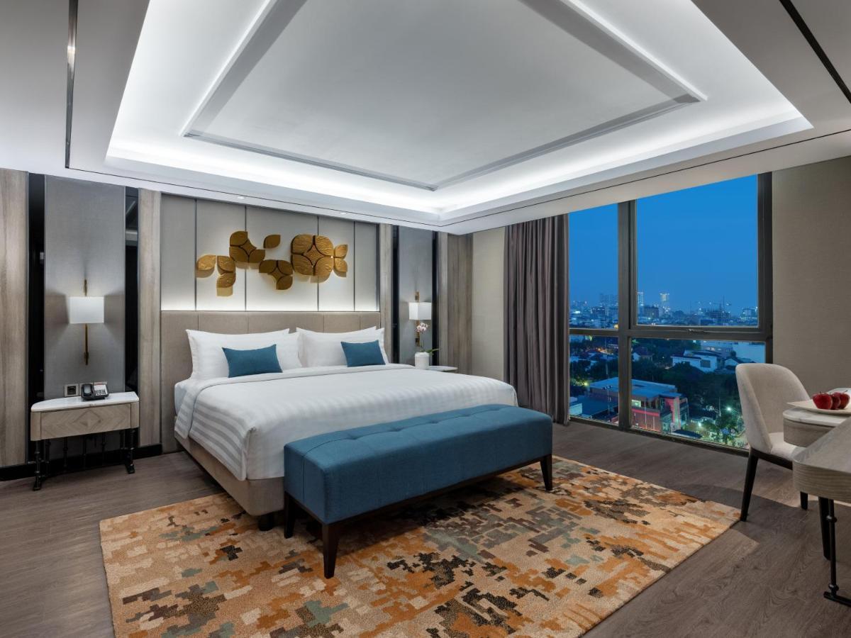 รอยัล มาลิโอโบโร บาย แอสตัน Hotel ยอกยาการ์ตา ภายนอก รูปภาพ