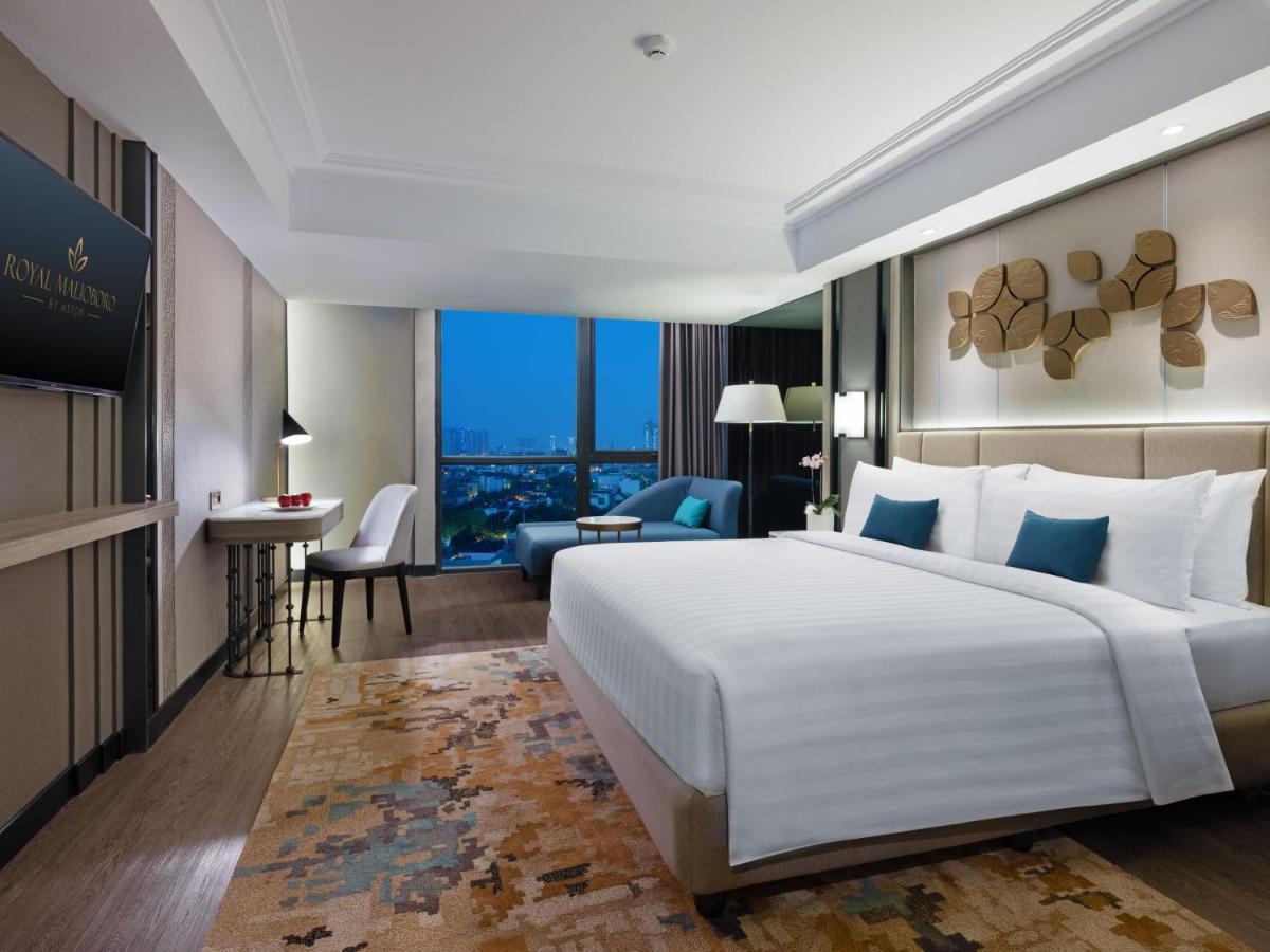 รอยัล มาลิโอโบโร บาย แอสตัน Hotel ยอกยาการ์ตา ภายนอก รูปภาพ