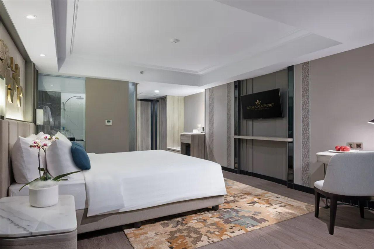 รอยัล มาลิโอโบโร บาย แอสตัน Hotel ยอกยาการ์ตา ภายนอก รูปภาพ