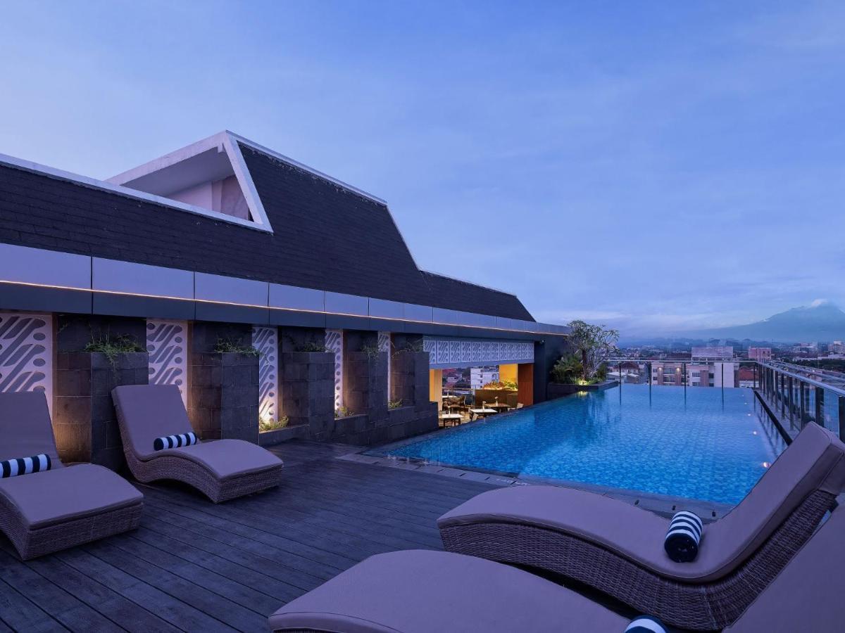 รอยัล มาลิโอโบโร บาย แอสตัน Hotel ยอกยาการ์ตา ภายนอก รูปภาพ