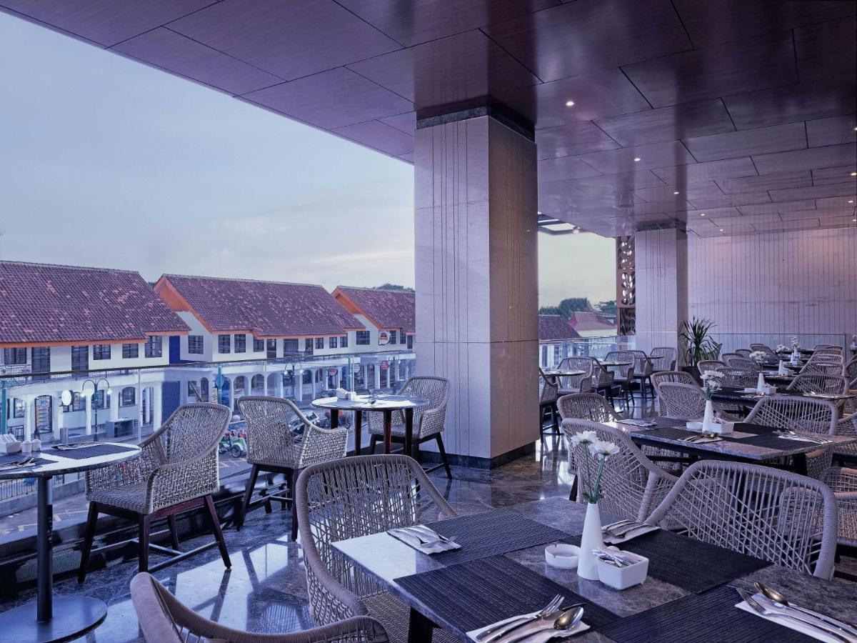 รอยัล มาลิโอโบโร บาย แอสตัน Hotel ยอกยาการ์ตา ภายนอก รูปภาพ