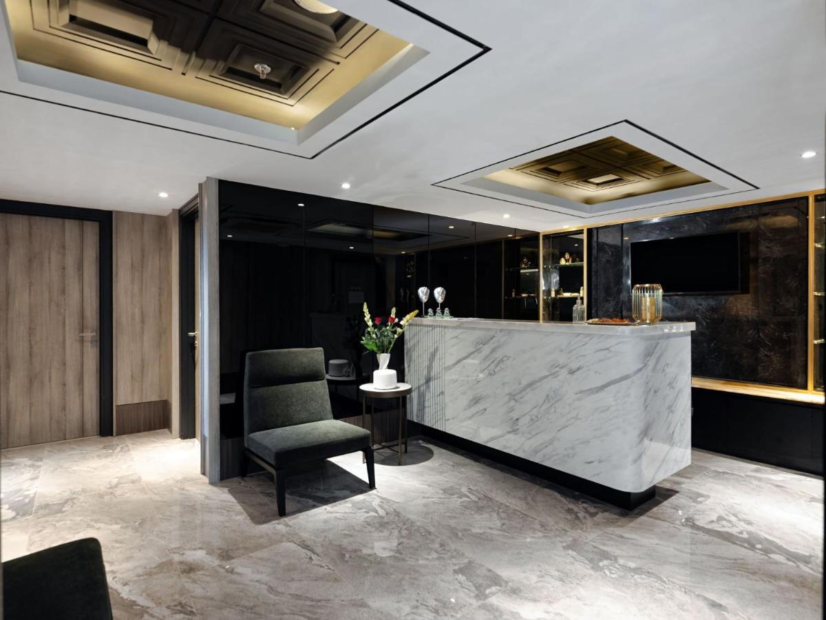 รอยัล มาลิโอโบโร บาย แอสตัน Hotel ยอกยาการ์ตา ภายนอก รูปภาพ