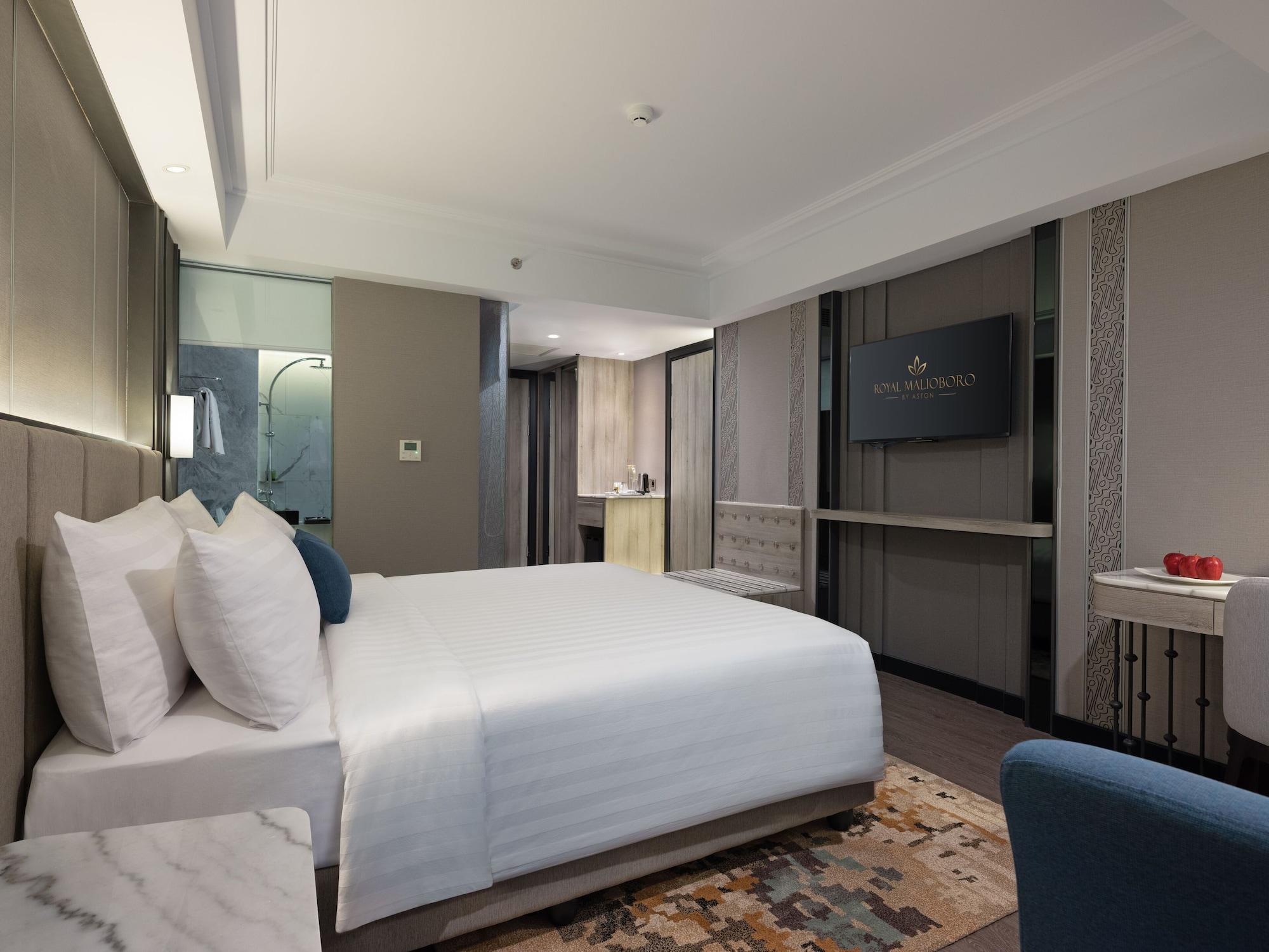 รอยัล มาลิโอโบโร บาย แอสตัน Hotel ยอกยาการ์ตา ภายนอก รูปภาพ