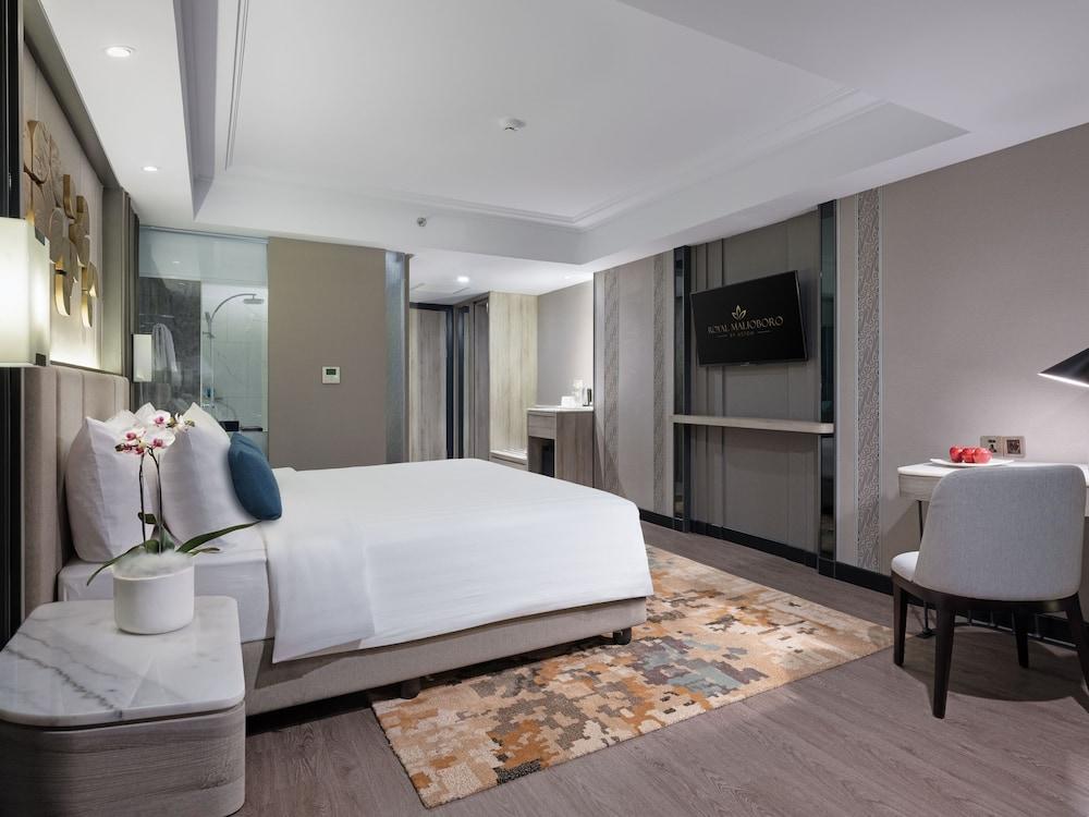 รอยัล มาลิโอโบโร บาย แอสตัน Hotel ยอกยาการ์ตา ภายนอก รูปภาพ
